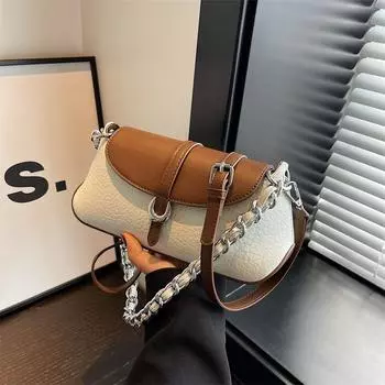 Женская сумка с цепочкой под мышками. Новый нишевый дизайн 2023 года, высококачественная и стильная сумка через плечо на одно плечо, универсальная маленькая квадратная сумка.