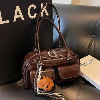 Женская сумка, сумка подмышкой, ретро-сумка большой вместимости, сумка через плечо, высококачественная сумка для поездок на работу и боулинга with pendant коричневый