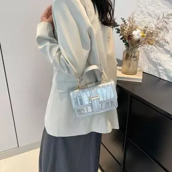 Женская сумка в иностранном стиле 2024 года, новая тенденция, простая сумка-мессенджер, повседневная модная универсальная портативная сумка через плечо белый