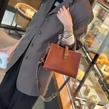 Женская сумка в стиле ретро, широкополосная, через плечо, сумка через плечо, простая, все, высокий уровень внешнего вида, сумка для мотоцикла темно-коричневого