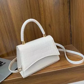 Женская сумка в стиле ретро, сумка через плечо в западном стиле, корейская версия, маленькая квадратная сумка с крокодиловым узором, модная и простая сумка через плечо 21x8x15cm чёрный