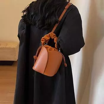 Женская сумка-ведро Petal Bucket Bag Vintage из искусственной кожи с завязками и регулируемым ремнем красный