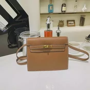 Женская универсальная сумка через плечо и через плечо из мягкой кожи, осень/зима 2024 года, маленькая квадратная сумка коричневый