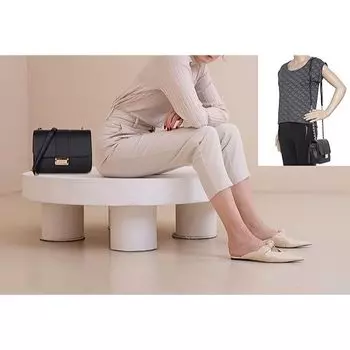 женская вечерняя сумка через плечо с золотой цепочкой