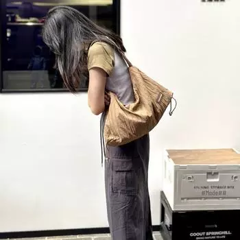 Женская весенняя сумка с заломами под мышкой 2025 года - модная, повседневная сумка через плечо озеро синий