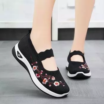 Женская весна-лето старая Пекинская тканевая обувь 2025 года, новые повседневные туфли для мам с мелким носком 36 чёрный