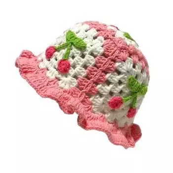 Женская вязаная шапка Эластичная плюшевая шапка Милая шапка с полыми оборками Яркая ручной работы Вязаная крючком шляпа-котелок Тема вишни Красочная 58 см
