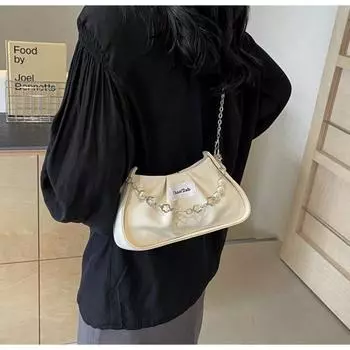 Женская высококачественная текстура 2024 года, уникальная летняя универсальность, популярная мятая сумка через плечо с цепочкой и цепочкой через плечо