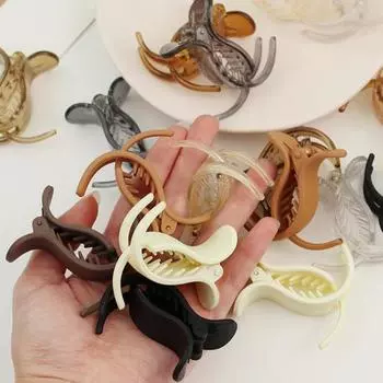 Женская заколка для волос, однотонная, простая в эксплуатации, сильная коготь, противоскользящая, украшение для волос с крестом, головной убор для волос бежевый