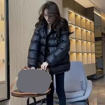 Женская зимняя куртка-пуховик с капюшоном, однотонная короткая толстая теплая парка на белом утином пуху M белый