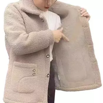 Женская зимняя утепленная куртка однотонного цвета с удобными топами