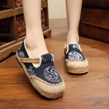 Женские этнические туфли, дышащие, плетеные, с плоским каблуком и круглой головкой, легко изготавливаются, галоши в виде тотема дракона, одна часть отправляется от имени других. 35