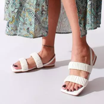 Женские белые кожаные сандалии