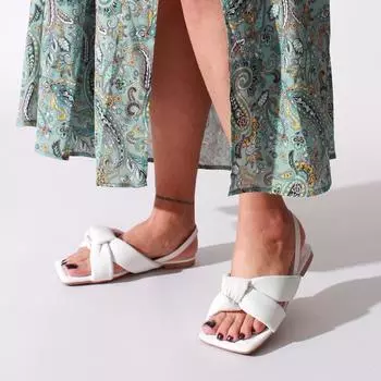 Женские белые кожаные сандалии