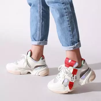 Женские белые кроссовки