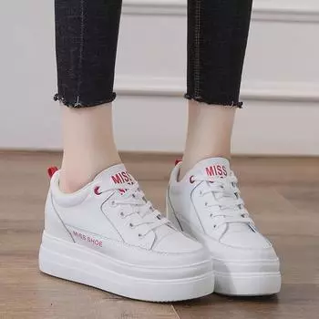 Женские белые кроссовки на платформе — корейский стиль 2020 года, натуральная кожа, увеличенная внутренняя высота, повседневный и универсальный дизайн Size 34 белый