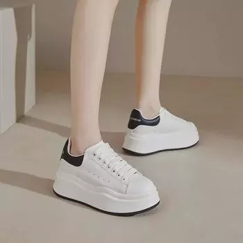 Женские белые летние кроссовки из коровьей кожи на толстой подошве - повседневная обувь в стиле Маккуина, увеличивающая рост, для студентов 38 белый