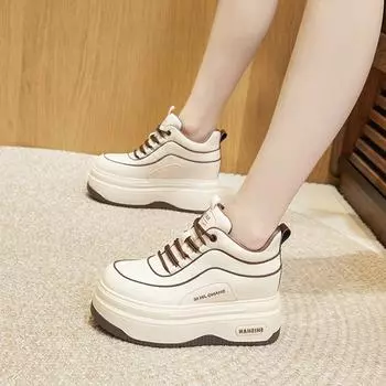 Женские белые туфли на платформе: Универсальные кроссовки на толстой подошве с бархатной подкладкой, осень/зима 2025 г. 35