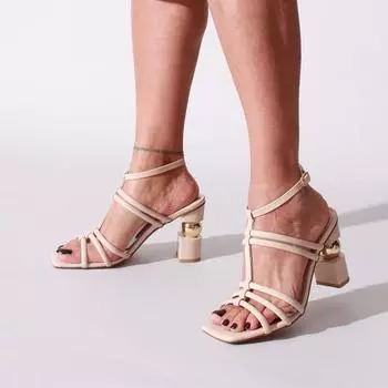 Женские бежевые туфли из лакированной кожи на каблуке Вечерние модельные туфли