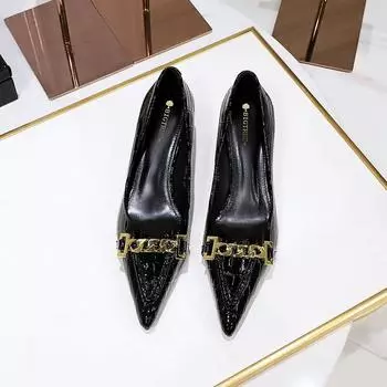 Женские блестящие лакированные туфли с острым носком и металлической цепочкой, декоративные туфли на среднем каблуке 34 чёрный