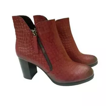 Женские бордово-красные туфли