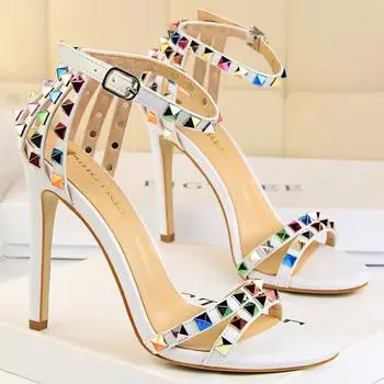 Женские босоножки Bigtree на очень высоком каблуке с монограммой и открытым носком на шпильке