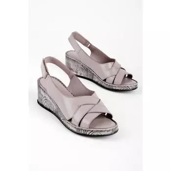 Женские босоножки из натуральной кожи на танкетке