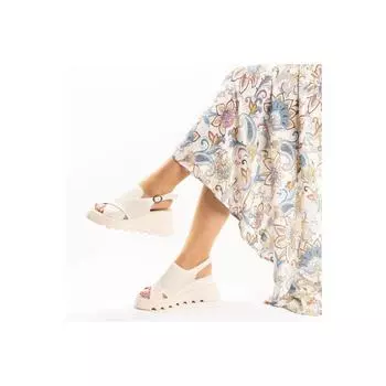 Женские босоножки на танкетке из натуральной кожи