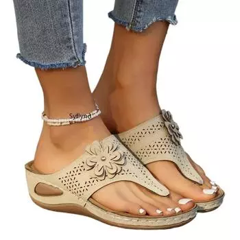 Женские босоножки на танкетке с цветочным принтом в стиле ретро, летние пляжные нескользящие шлепанцы на платформе, женские удобные уличные тапочки с застежкой на носок, шлепанцы 35 бежевый