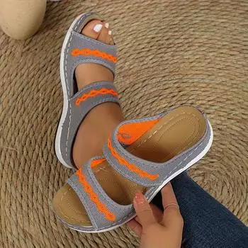 Женские босоножки на танкетке с открытым носком, повседневная обувь для отдыха на лето 35 чёрный