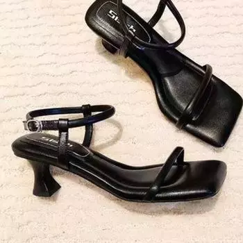 Женские босоножки на высоком каблуке, летняя повседневная женская обувь, женские босоножки на квадратном каблуке с открытым носком и ремешком на щиколотке, женские босоножки на танкетке, новинка 2024 г. 35 чёрный