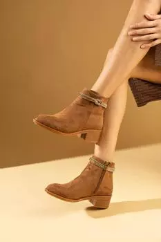 Женские ботинки на молнии с теплой подкладкой и вышивкой на подошве в полоску, замшевые B01-271-23