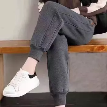 Женские брюки зимние однотонные толстые плюшевые теплые брюки женские повседневные свободные спортивные брюки с карманами на шнурке S чёрный