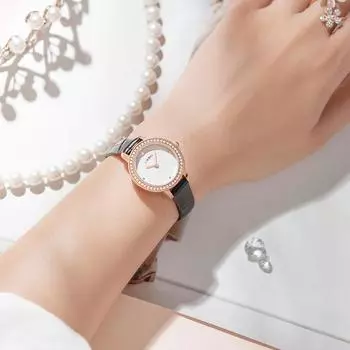 Женские часы L2189 Light Luxury Niche Quartz Женские часы Универсальные классические часы с бриллиантами на поясе
