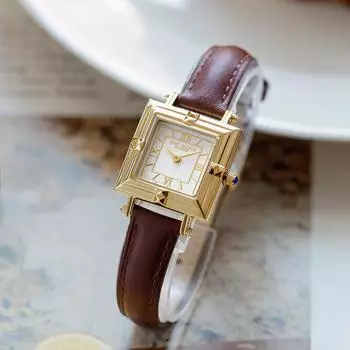 Женские часы Niche High-end Sense Belt Small Square Watch Simple Roman Scale Retro Style Женские часы Часы среднего возраста