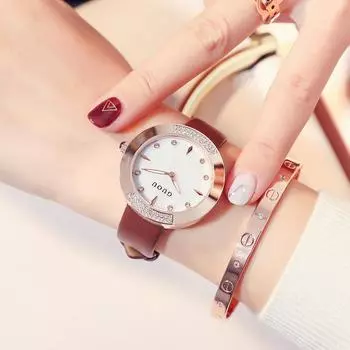 Женские часы Новые модные кварцевые темпераментные часы со стразами, женские водонепроницаемые часы с поясом для женщин