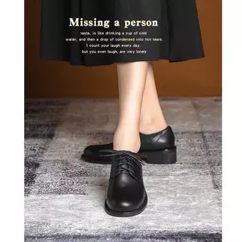 Женские черные кожаные мокасины на шнуровке — британский стиль, средний каблук, круглый носок, осень/зима. 36 чёрный