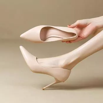 Женские черные остроносые туфли на шпильке весна-лето 2025 — элегантные и шикарные туфли на каблуках телесного цвета Size 37