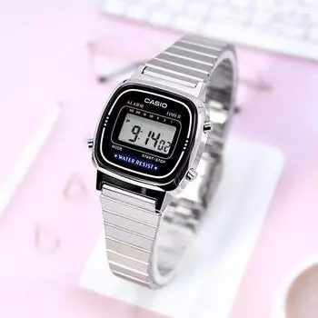 Женские цифровые тонкие серебряные наручные часы Casio маленького размера с бесплатной пряжкой