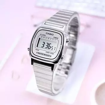 Женские цифровые тонкие серебряные наручные часы Casio маленького размера с бесплатной пряжкой