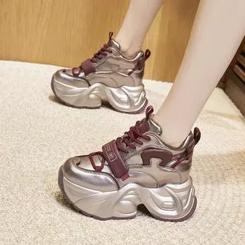 Женские европейские туфли для пап — новый стиль осень-зима 2025 года с бархатом, толстой подошвой и дизайном, увеличивающим рост. 38