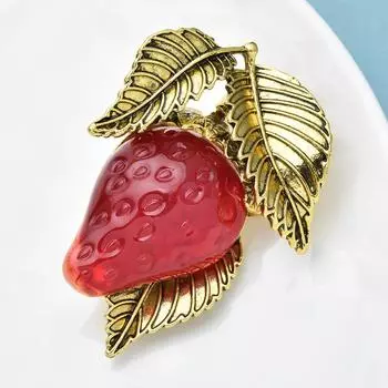 Женские классические желейные броши из смолы с клубникой, булавки, модные фрукты, креативный дизайн, костюм, офисные булавки для женщин, подарок на Новый год красный