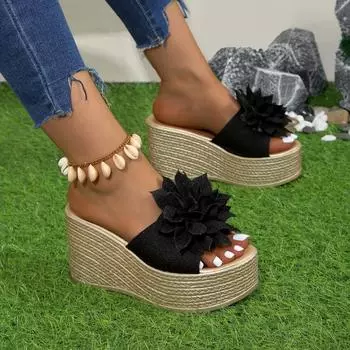 Женские классные тапочки 2024 года, лето, новые, цветочные, водонепроницаемые, на толстой подошве, с танкеткой, внешние тапочки 35