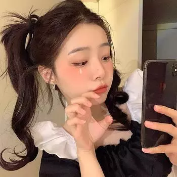 Женские клипсы-серьги Keria 2024 на Хэллоуин в виде черепов - Нишевые высококлассные украшения для ушей, не требующие пирсинга