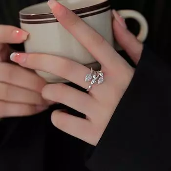 Женские кольца, маленькое свежее трехслойное кольцо с цветком тюльпана, женское кольцо Мори, холодный ветер, нежное кольцо на указательный палец, простые универсальные модели 1 pc