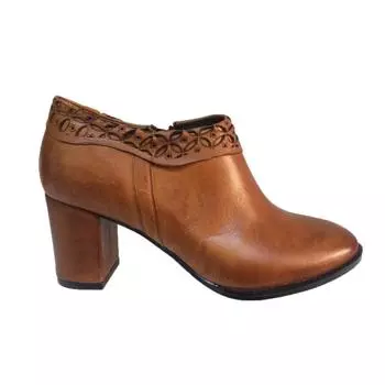 Женские коричневые стильные ботильоны из натуральной кожи с лазерным воротником