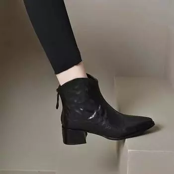 Женские короткие туфли, кожаные ботильоны, мода 2024 года, женские ботильоны с острым носком, распродажа дизайнерской обуви класса люкс 2020 года 35