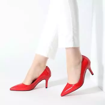 Женские красные туфли с острым носком на зеркальном каблуке