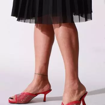 Женские красные замшевые тапочки с камнями