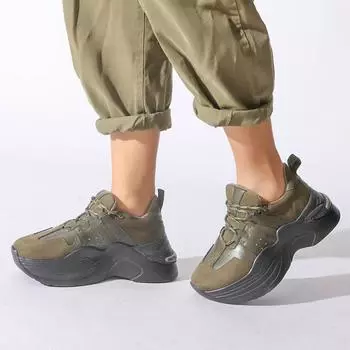 Женские кроссовки цвета хаки